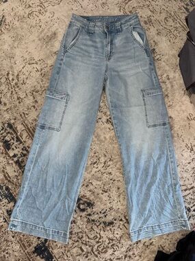 American Eagle Outfitters Light Wash Wide Leg Cargo Jeans